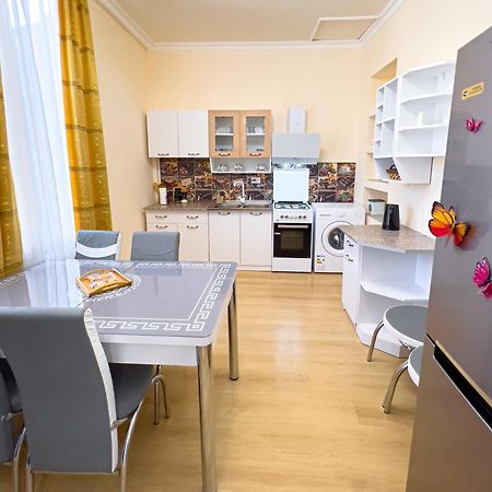 Apartment Deme Kutaisi Bagian luar foto